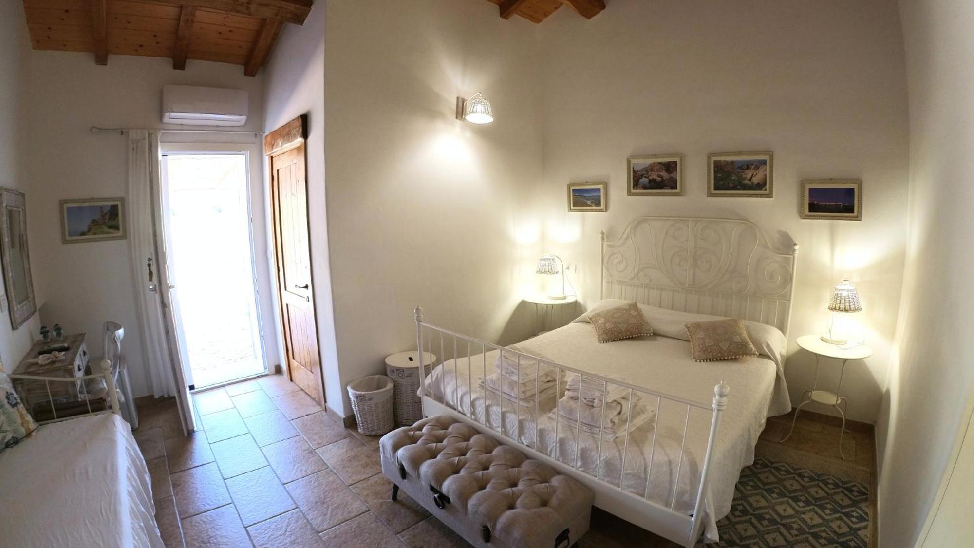 Monti Russu Natural Guest House Aglientu Exteriör bild