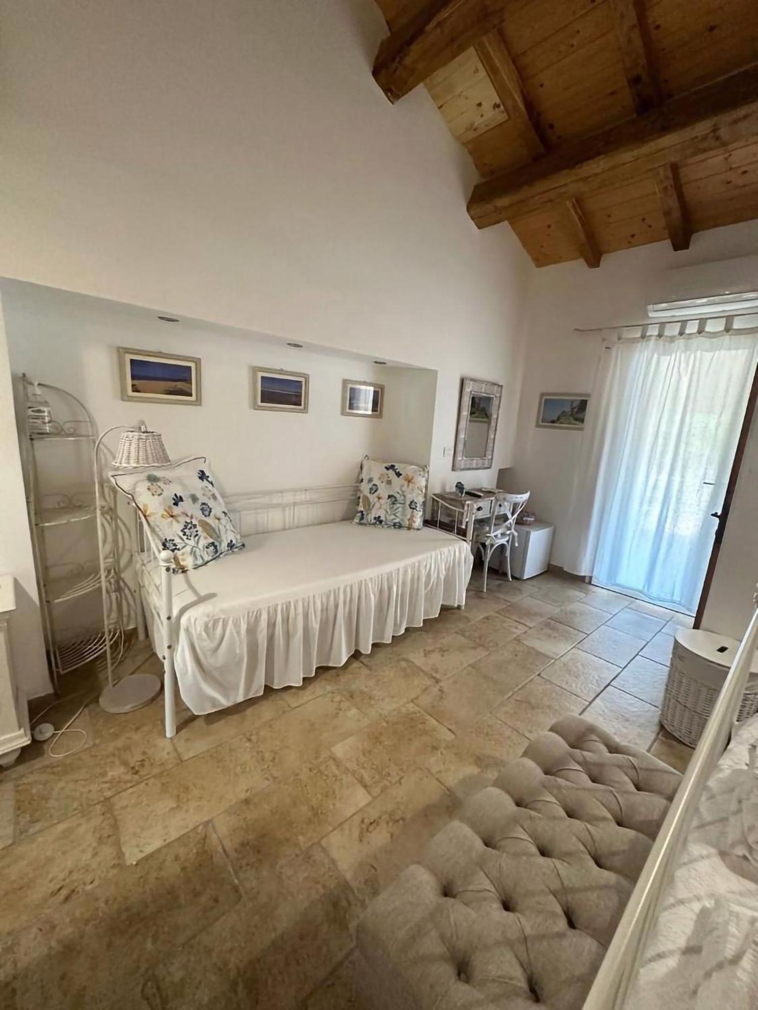 Monti Russu Natural Guest House Aglientu Exteriör bild